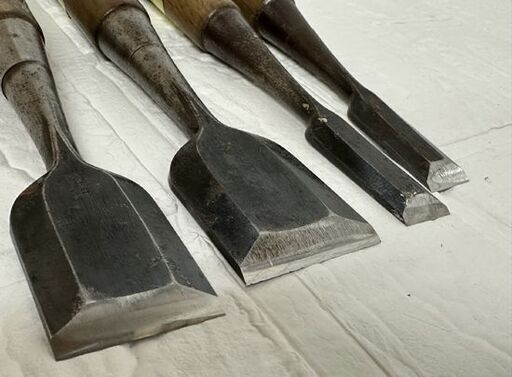 在銘 龍王 弘光 銘不明含む 鑿 10本セット のみ 三つ裏 追入 大工道具 古道具 ハンドツール 彫刻小道具 現状品 札幌市 白石店 在銘 龍王 弘光 銘不明含む 鑿 10本セット のみ 三つ裏 追入 大工道具