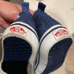 ネイビーのVansハイカット　キッズ　スニーカーの画像