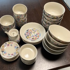食器セットの画像