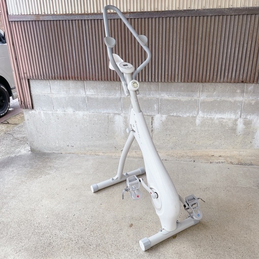 ROOM FIT エアロバイク　トレーニング　美容