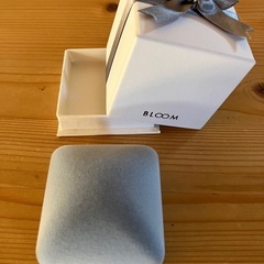 BLOOM ピアスの画像