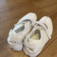【未使用品】ナイキエアリフト白26cmの画像