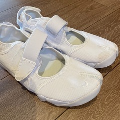 【未使用品】ナイキエアリフト白26cmの画像