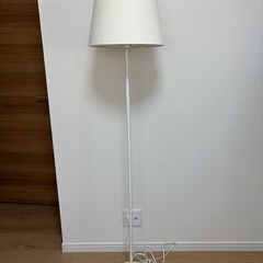 IKEA フロアランプの画像