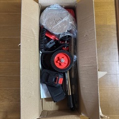訳あり商品！ラスト1点❤️‍🔥新品未使用品✨️ 草刈り機 充電式【鈴木造園会社監修】草刈機 電動 コードレス 1.2kg軽量 小型 低騒音 電動草刈り機 ハンディ 伸縮式 折りたたみ式 補助輪 21V 高効率チップ 純銅モーター 18500RPM 4000mAh大容量バッテリー2個 90° 3段階で角度調整可能 4種類替刃 充電式刈払機 多地形 多機能4in1 芝生/枝切り/草刈り/雑草/植木/家庭菜園 日本語説明書付の画像