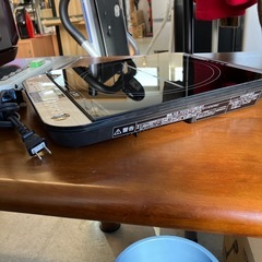 M2509-227 IRIS OHYAMA 卓上 IHコンロ 対面操作式 IHC-T61-B ブラック 2024年製 通電確認済み キズ汚れ有りの画像