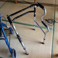 折りたたみ式シルバーカー　折りたたみ4点杖セットの画像