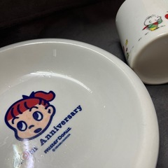 昭和レトロお皿とコップの画像