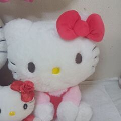 ハローキティ　ぬいぐるみ3個＆マカロンぬいぐるみの画像