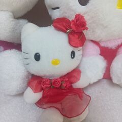 ハローキティ　ぬいぐるみ3個＆マカロンぬいぐるみの画像
