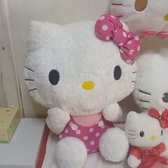 ハローキティ　ぬいぐるみ3個＆マカロンぬいぐるみの画像