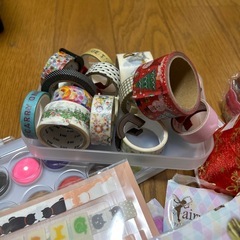 使いかけのマスキングテープなど色々の画像