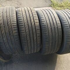 225/45/R17コンチネンタル製タイヤの画像