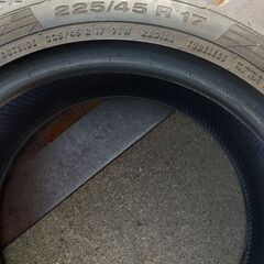 225/45/R17コンチネンタル製タイヤの画像