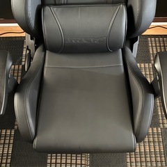 【美品⭐︎数回のみ使用】 AKRacing Premium レイブン ゲーミングチェア オフィスチェアの画像