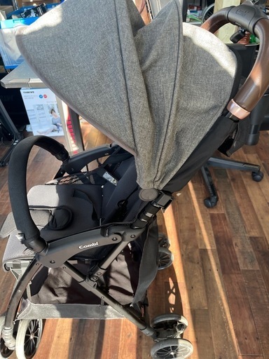 【美品】コンビ（Combi）アクビープラスMA ベビーカー