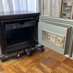 耐火性金庫差し上げますの画像