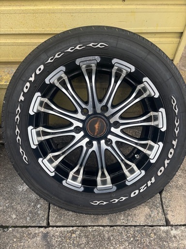 中古美品】ロクサーニ バトルシップ 17インチ PCD139.7×6穴 toyoタイヤ 中古美品】ロクサーニ バトルシップ 17インチ PCD139.7×6穴 toyoタイヤ