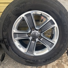 【中古美品】jeep ラングラー純正ホイール　ブリヂストン 255/70R18 溝有りの画像