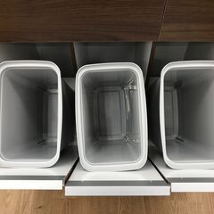★リユースのサカイ春日部店★KJ11784  ダストボックス収納 ブラウン H82×W71×D36 クリーニング済みの画像