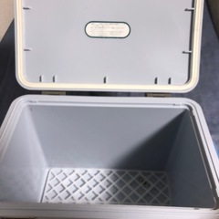 （使用品）クーラーボックス、天面痛みありの画像