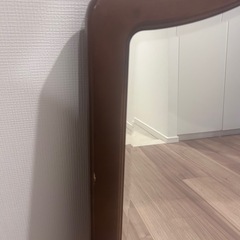 コロニアル調壁掛けミラーの画像