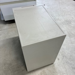 オフィスワゴン　引き出し（おそらく鍵なし）の画像