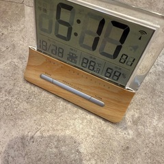 ニトリ　デジタル時計　置き時計
の画像