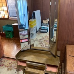 鏡台の画像