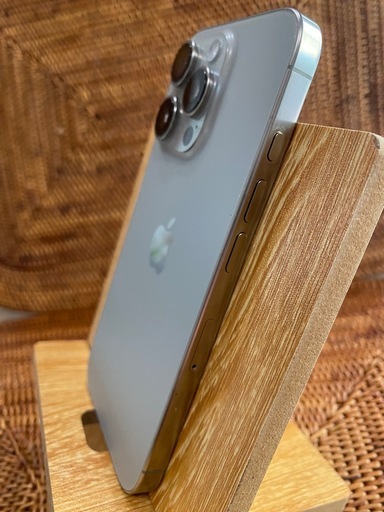 美品☆iPhone16 pro ☆ナチュラルチタニウム☆512GB