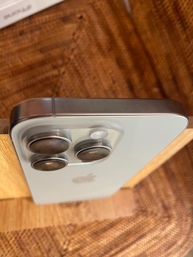 美品☆iPhone16 pro ☆ナチュラルチタニウム☆512GB