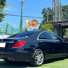 ローンは毎月28,500円～　メルセデス・ベンツＳクラス Ｓ４００ｈ　ＡＭＧスタイリングパッケージ　Ｓ６３後期仕様　スライディングガラスルーフ　レーダークルーズコントロール　全方位モニター　アダプティブブブレーキサポートの画像