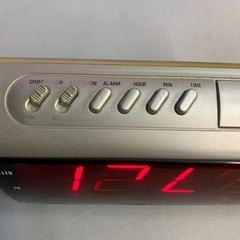 赤🟥と青🟦のデジタル時計🕰️2個セットの画像