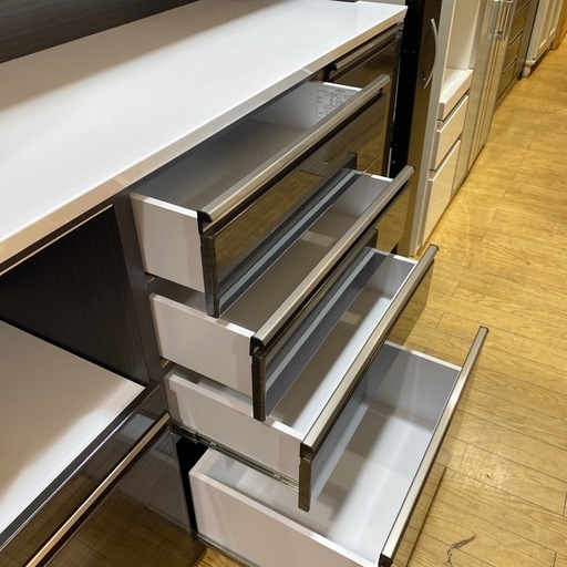 12/13値下げしました??ワイド?近藤産業 レンジボード 食器棚 キッチンボード キッチン収納 幅140cm ハイグロス ソフトクロ