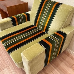 使用期間3ヶ月のみ　美品　レトロソファー　オットマン付き　の画像