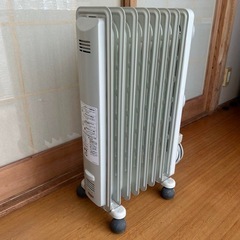 DeLonghi デロンギ　オイルヒーター HJ0812 の画像