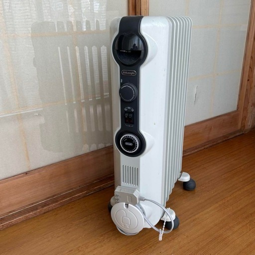 DeLonghi デロンギ　オイルヒーター HJ0812