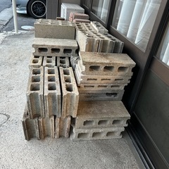 ブロック、レンガ山ほど！の画像