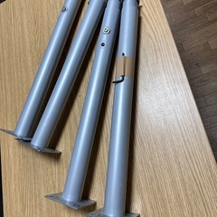 高さ調整可能なテーブル（組立式） 無料でお譲りしますの画像