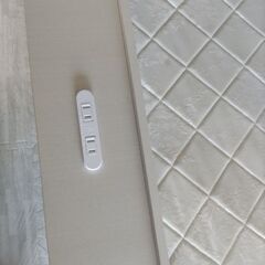 札幌市近郊の方限定！送料無料！シングルパイプベッド  マットレス、コンセント、宮棚付きの画像