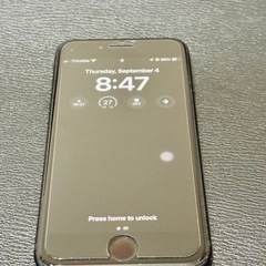 iPhoneSE3ブラック ケース付き64GB SIMフリーの画像