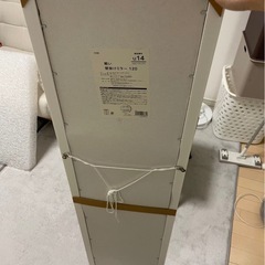 軽い壁掛けミラーの画像