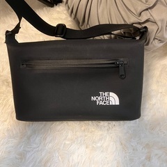 ノースフェイス　完売品　雨でも中身が濡れないショルダーバッグの画像