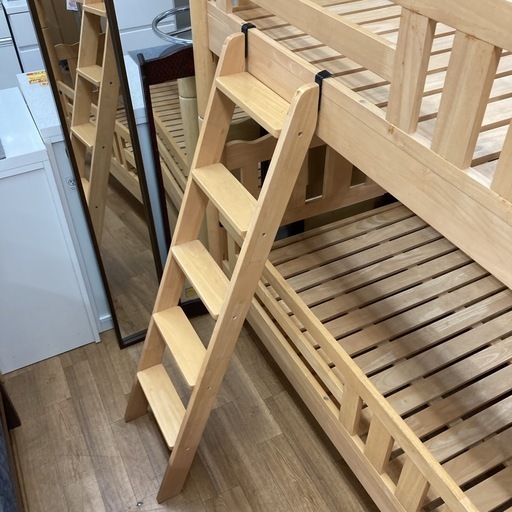 ジモティー限定価格！S765 ⭐ 天然木2段ベッド 頑丈な作り 長さ210cm 幅110cm USED ジモティー限定価格！S765 ⭐ 天然木2段ベッド 頑丈な作り 長さ210cm