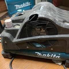 マキタ　エアーコンプレッサー　ジャンク扱いの画像