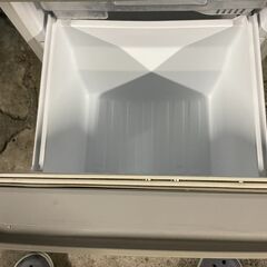 こわれている 冷蔵庫 三菱電機 ノンフロン 冷凍冷蔵庫 MR-P15W-Sの画像