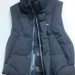 新品未使用　UABONI Paris ダウンベストの画像