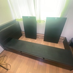 シングルベッドフレーム　ヘッドボード、引き出し付きの画像