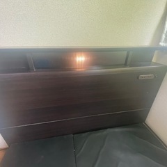 シングルベッドフレーム　ヘッドボード、引き出し付きの画像
