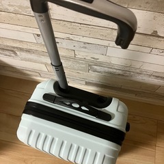 【譲渡決定】取っ手が壊れたキャリーケースの画像